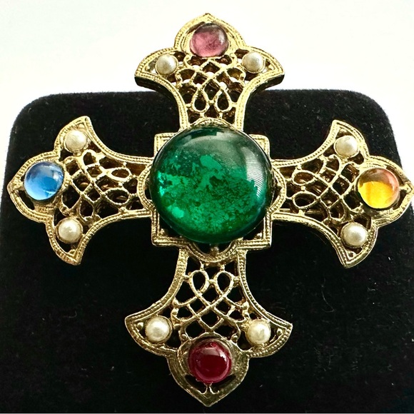 Royal Gem Jewelry Gold-Tone Cross Brooch w/ Multicolor Glass Stones & Faux Pearl - Picture 3 of 4